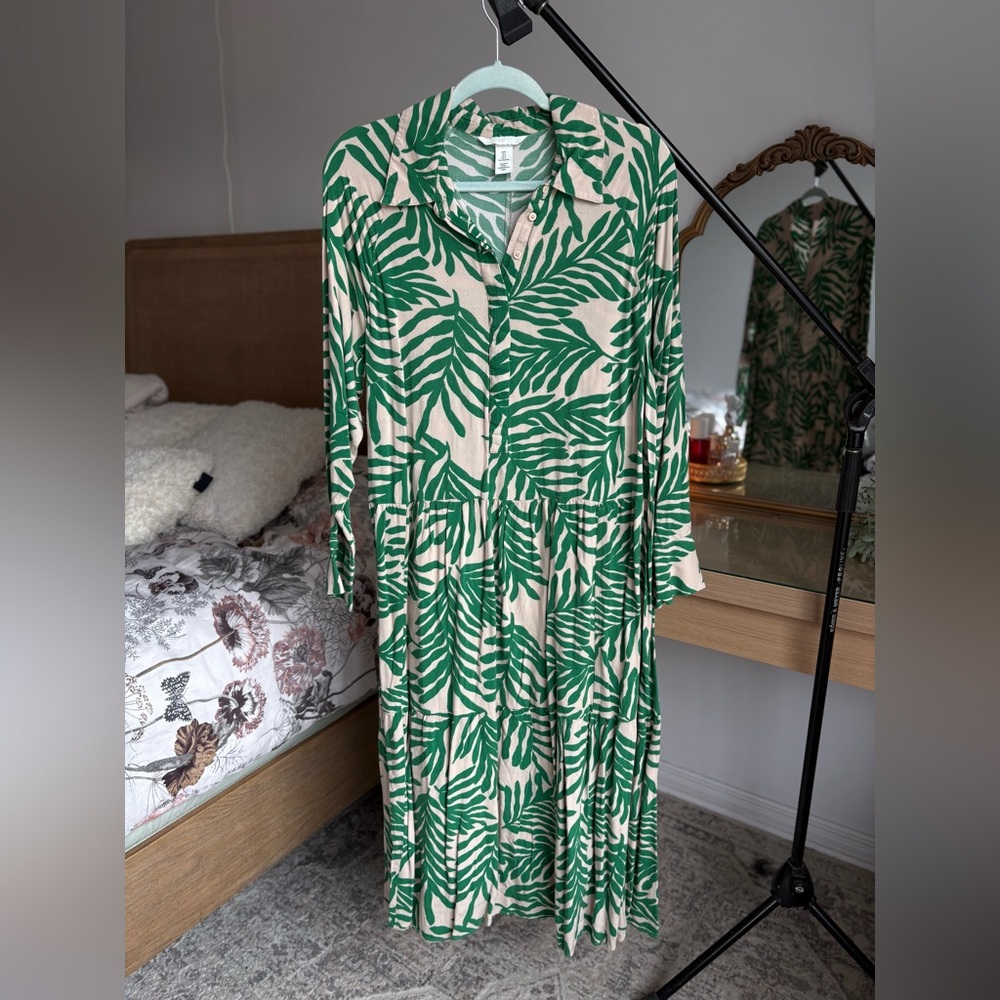 H&M Green Leaf Pattern Long Sleeve Dress